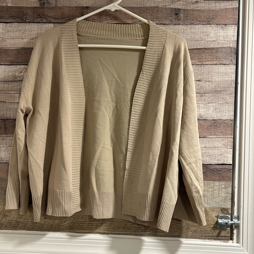 NWOT Urban CoCo Cardigan